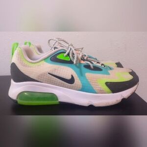Nike Air Max 200 SE Size 8.5 Men's Running Shoes White Black Green CJ0575-101.